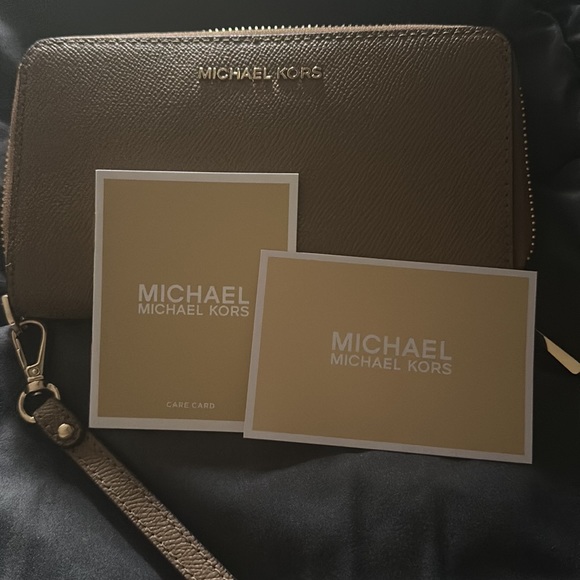 Michael Kors LG Phone Case Wallet - Picture 3 of 4